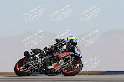 media/Dec-01-2025-Moto Forza (Mon) [[2daa91e15f]]/2-Intermediate Group/Session 2 Turn 9 Entry/